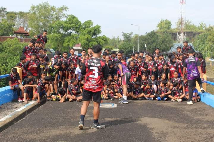 Desa sidokerto gelar sekolah bola Voly Pemuda dan Pemudi